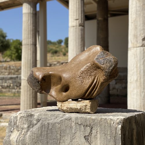 Read more about the article Τελείν τα ιερά